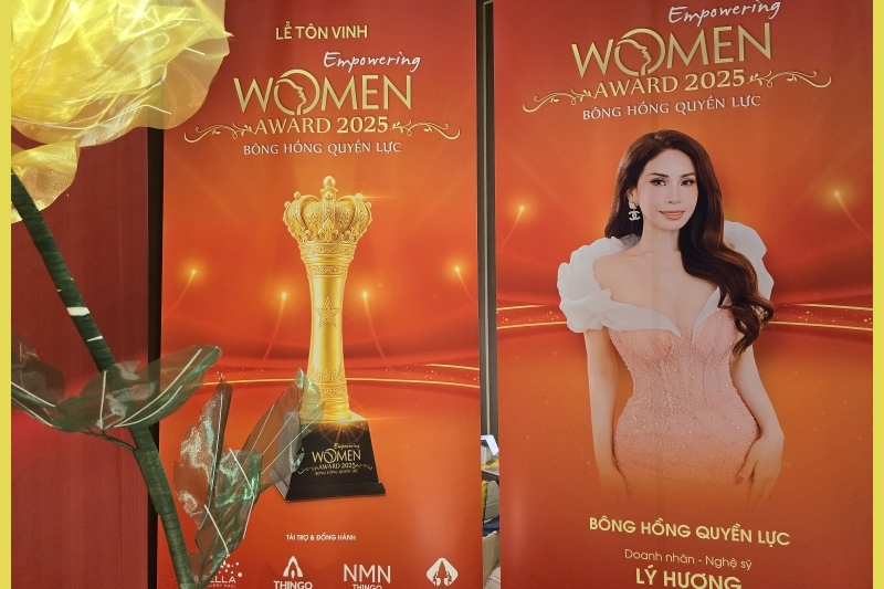 Lý Hương và Mẹ được tôn vinh trong đêm lễ Bông hồng quyền lực 2025
