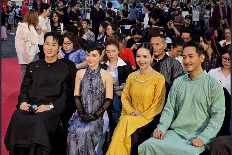 Hộ linh tráng sĩ ra mắt hoành tráng tại Bưu điện Trung tâm TP.HCM