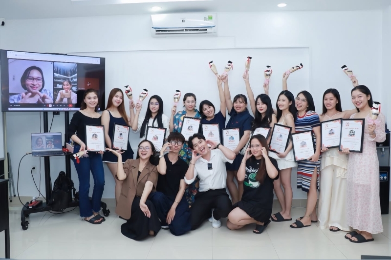 Câu lạc bộ Host Livestream TP.HCM: Sân chơi mới cho những người yêu nghề dẫn livestream