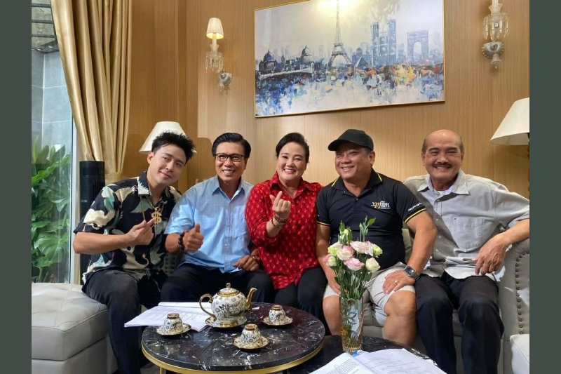 Đạo diễn Xuân Phước đá “song phi” với cùng lúc 2 phim mừng Tết Bính Ngọ 2026