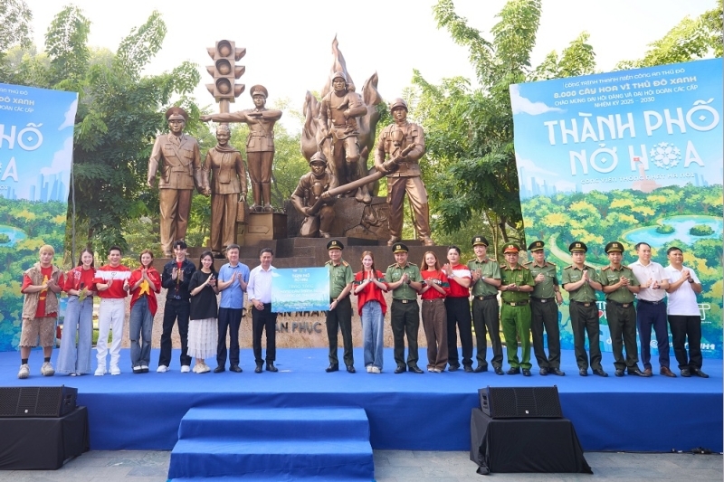 “THÀNH PHỐ NỞ HOA” PHÁT ĐỘNG CÔNG TRÌNH VÌ THỦ ĐÔ XANH, CHÀO MỪNG ĐẠI HỘI ĐẢNG 2025 - 2030