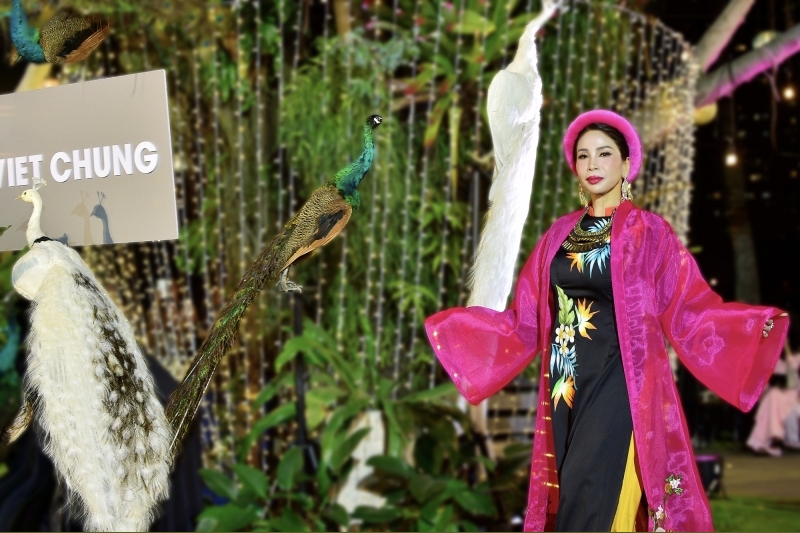 Lý Hương cùng dàn sao ấn tượng trên sàn diễn kỷ niệm 30 năm sự nghiệp của NTK Võ Việt Chung