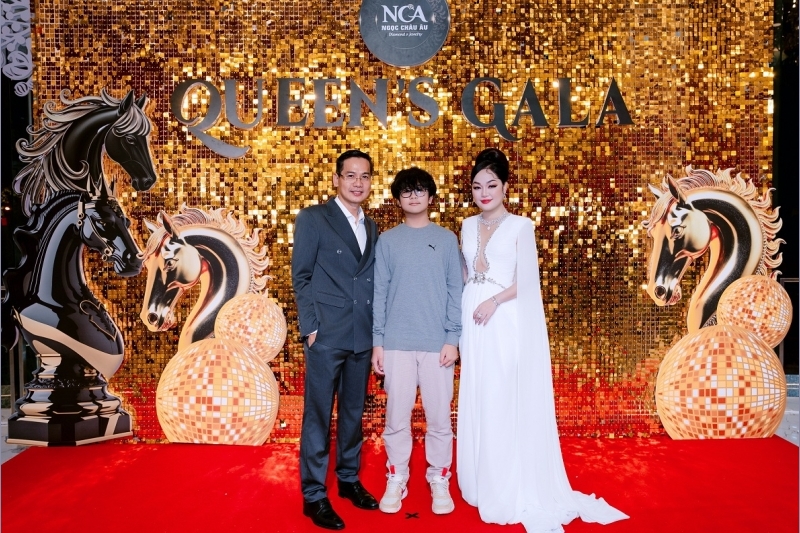 Dàn Hoa hậu và ngôi sao xuất hiện lộng lẫy tại Queen’s Gala của Hoa hậu Hoàng Thanh Nga