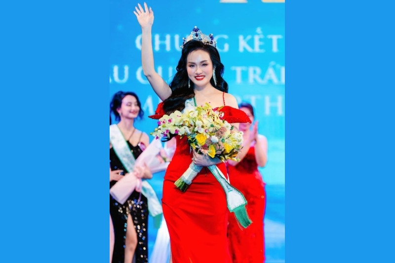 Vũ Thị Hoa xuất sắc đăng quang Hoa hậu Quý bà Trái đất Việt Nam 2024