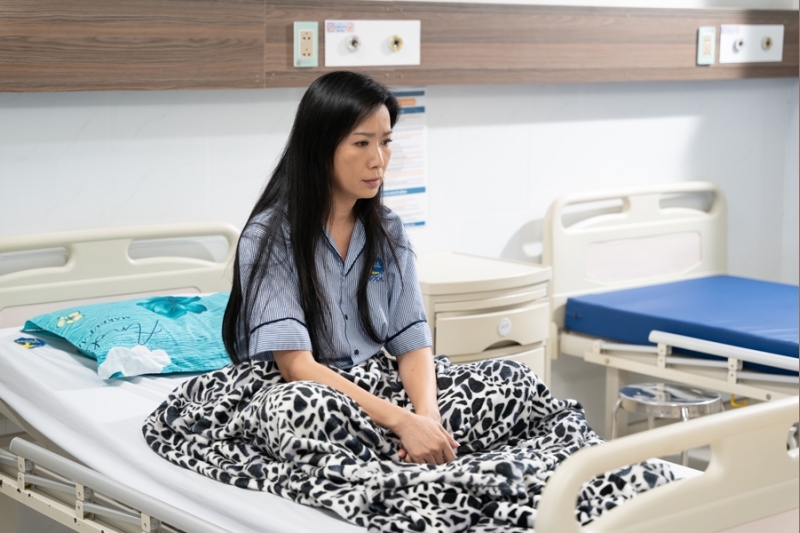 NSND Trịnh Kim Chi nghèo hèn trong Mật ngọt tựa khói sương, giàu có trong Trà Ma Nữ