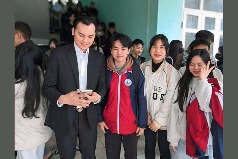 NSƯT Kim Tiểu Long Viết tiếp ước mơ cho trẻ em tại Lạng Sơn